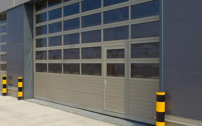 Industrial sectional garage doors